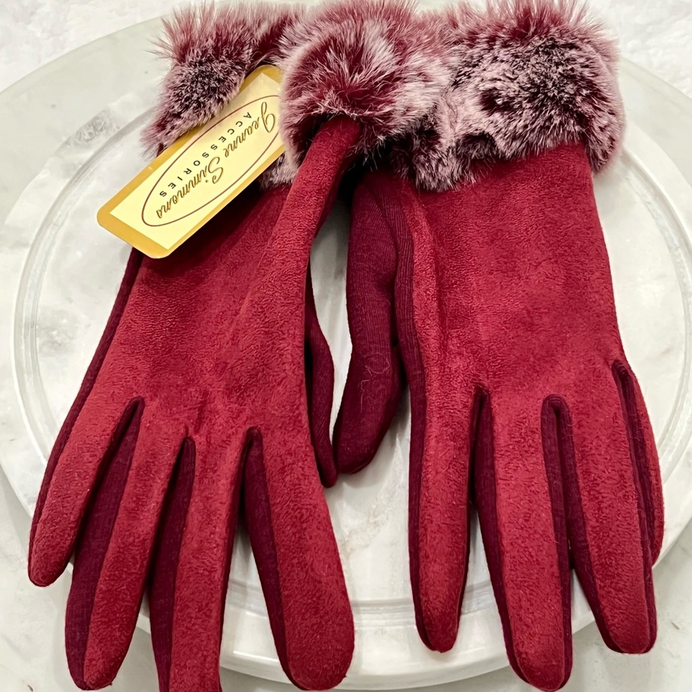 Women’s Gloves with Faux Fur Cuff